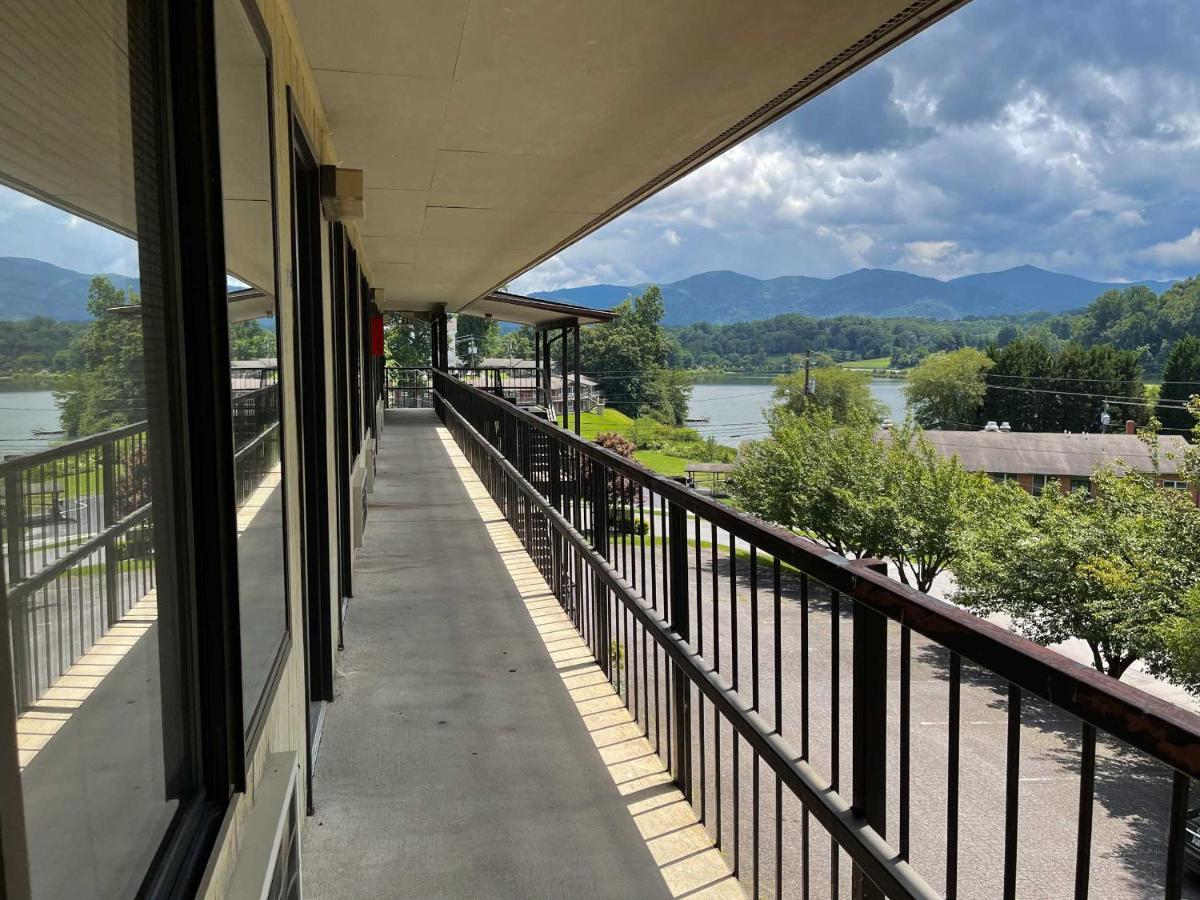 Hillside Lodge Lake Junaluska Екстер'єр фото